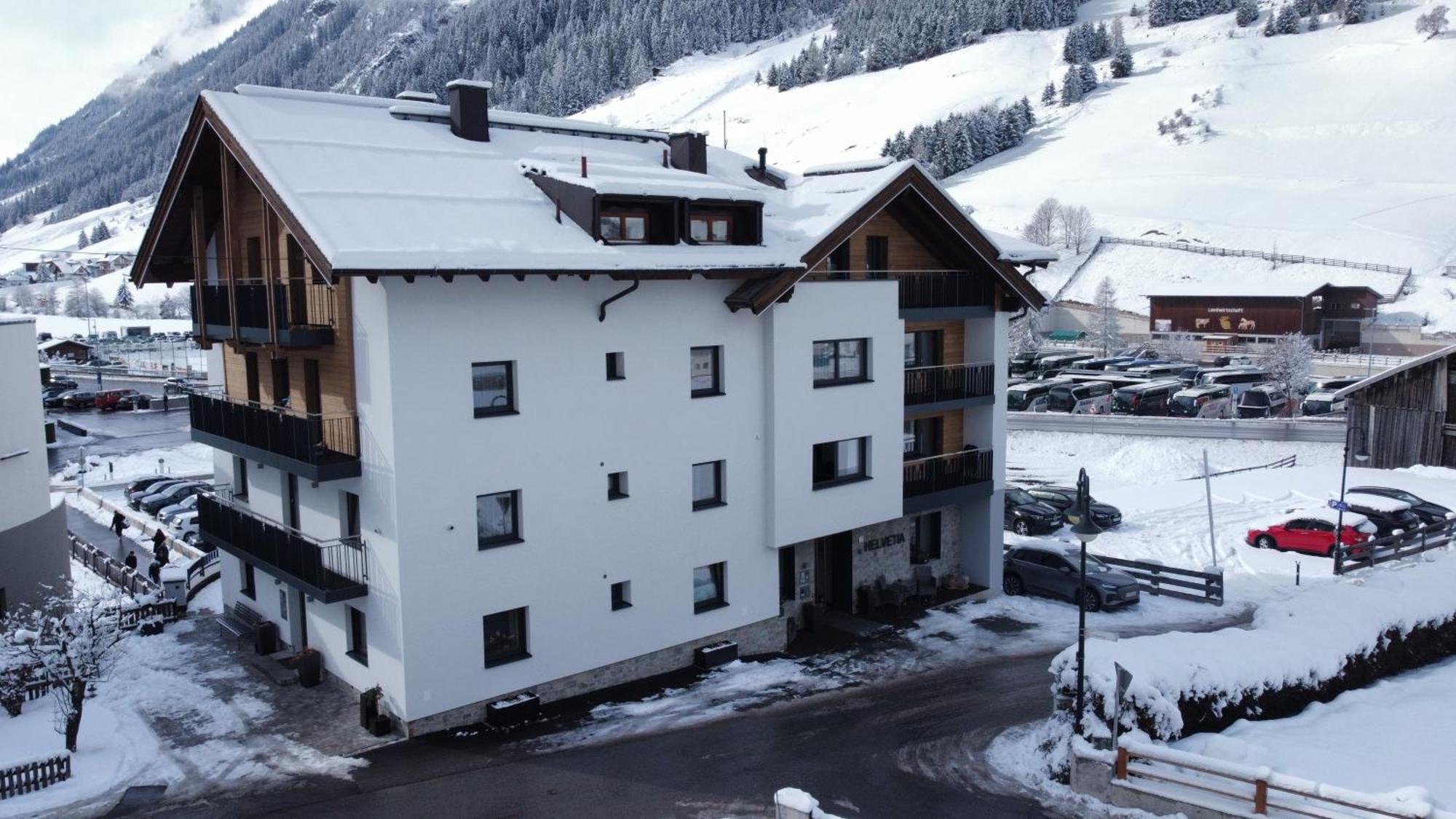 Hotel Garni Helvetia 3*