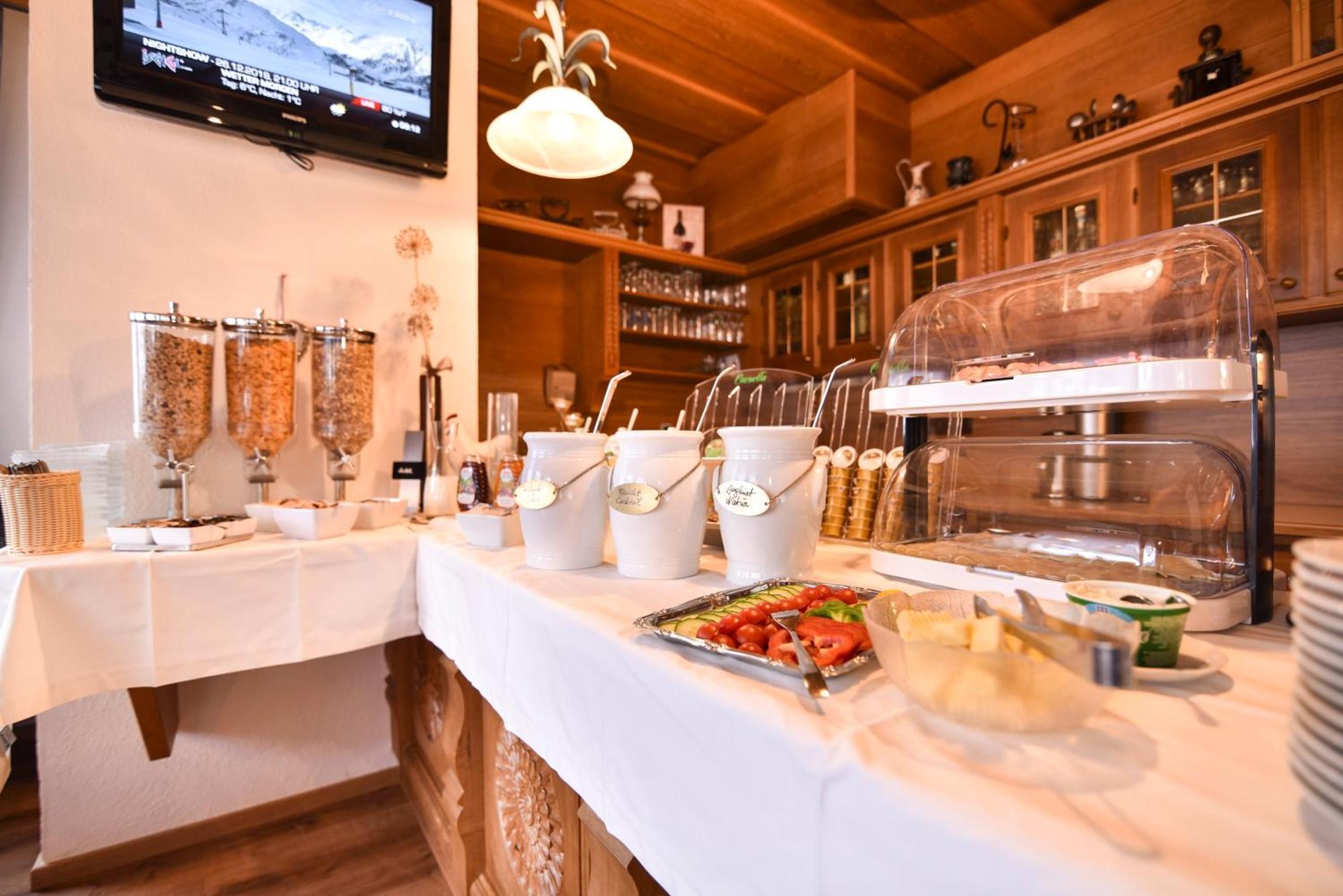 Hotel Garni Helvetia 3*