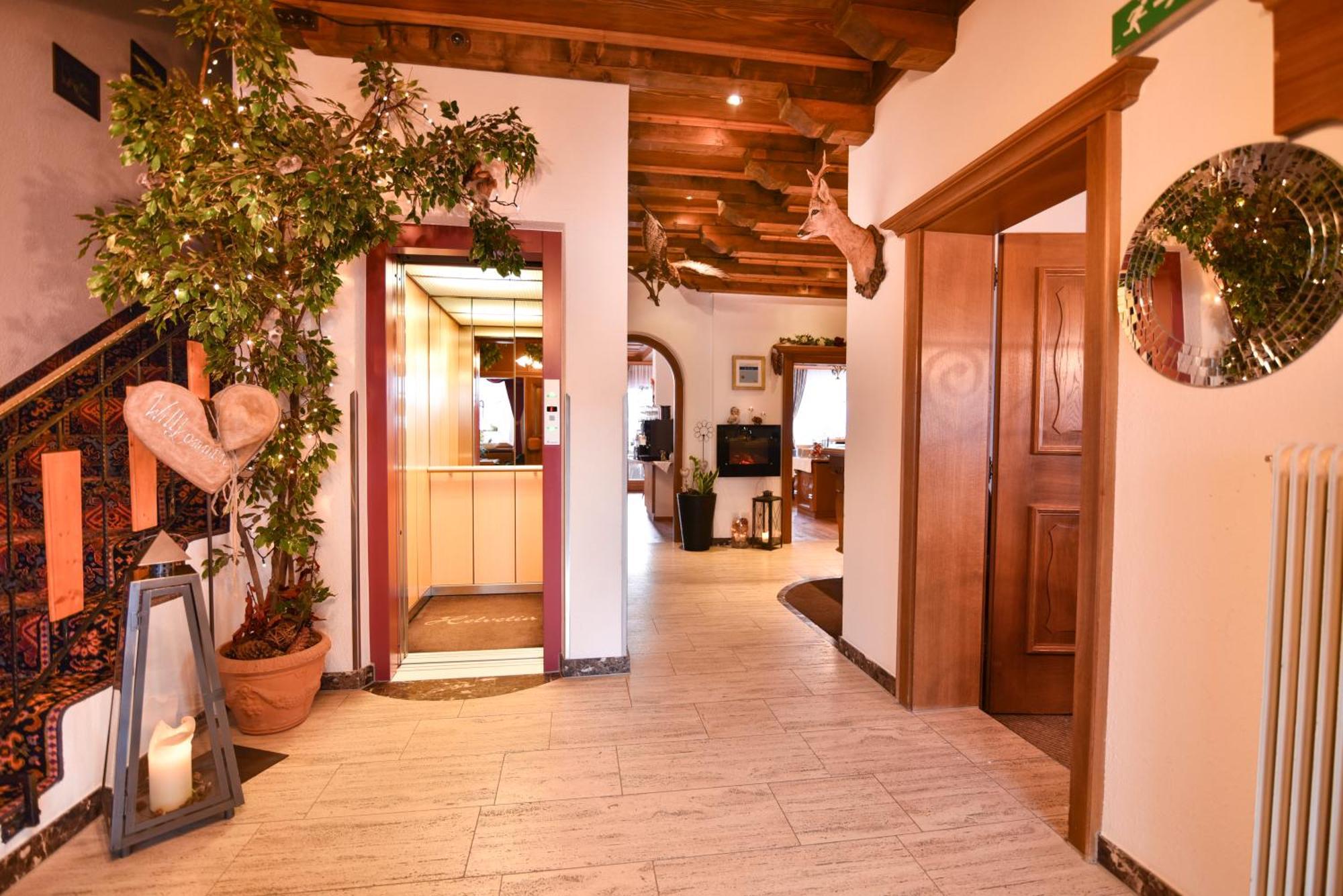 Hotel Garni Helvetia 3*