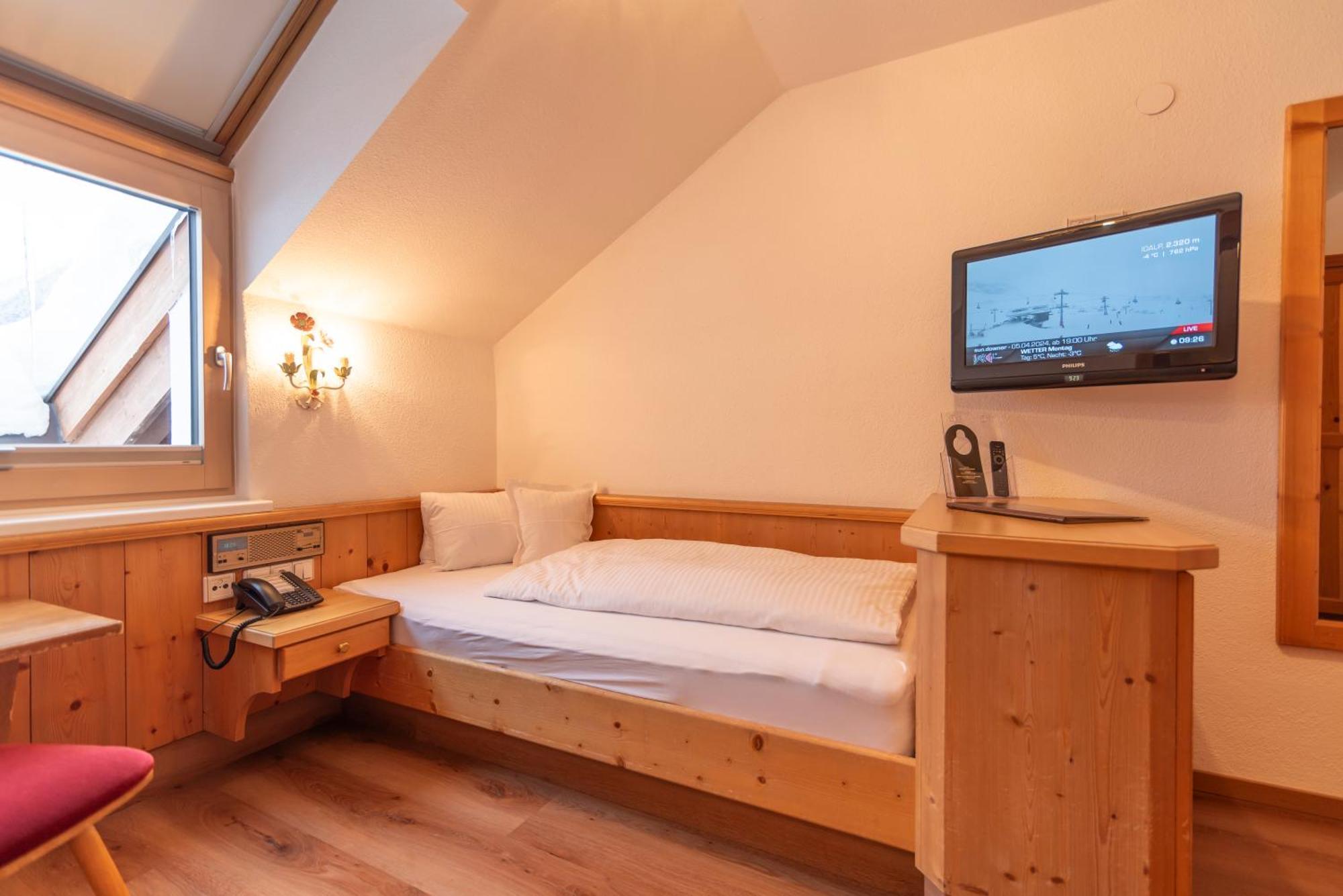 Hotel Garni Helvetia 3*
