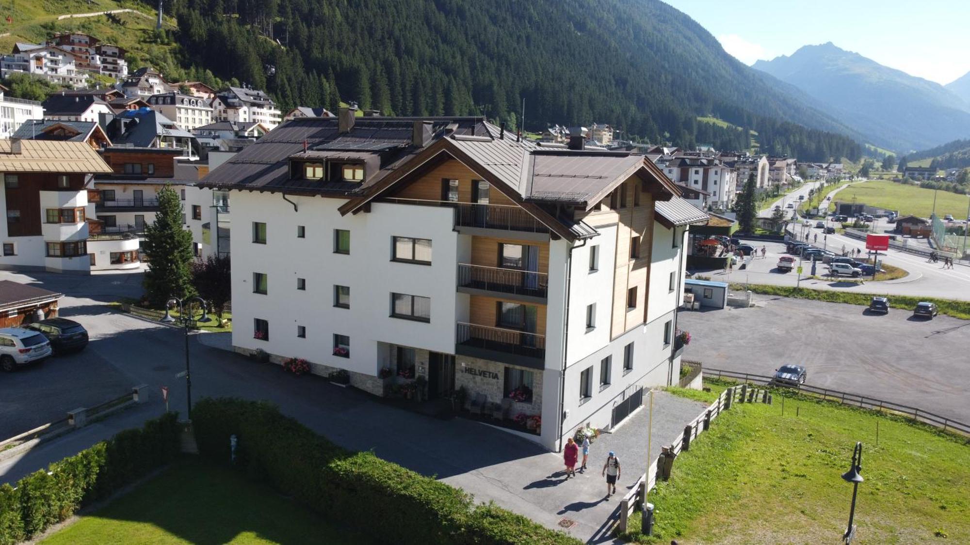 Hotel Garni Helvetia 3*